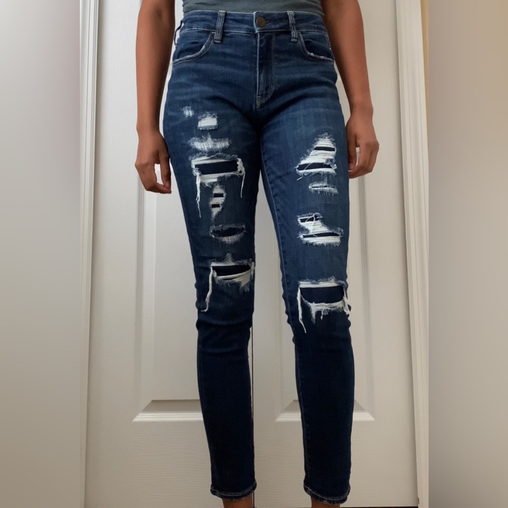Ripped American eagle jeans size 8